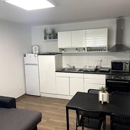 Apartment In 马里博尔 外观 照片